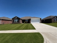 Building Photo - Beautiful new 4 bedroom in Bixby