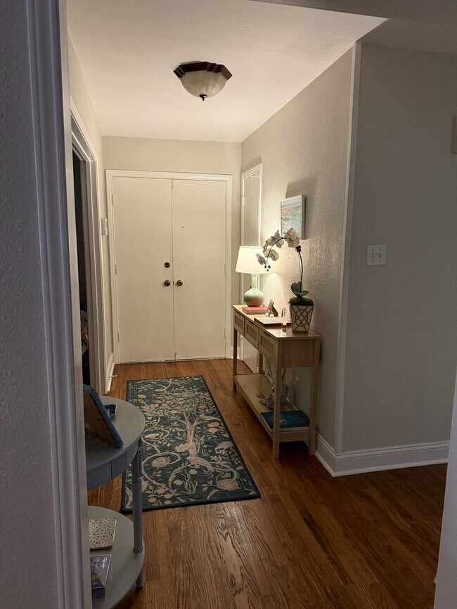 Building Photo - Overton Park home for Lease