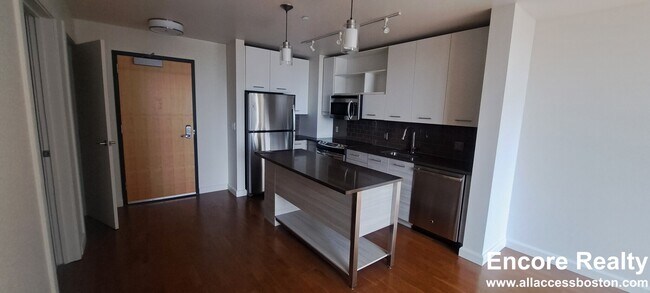 Building Photo - 665 Washington St