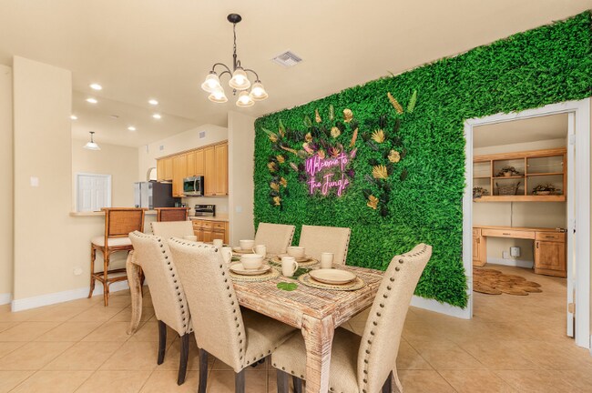 Building Photo - 205 SE 4th Pl