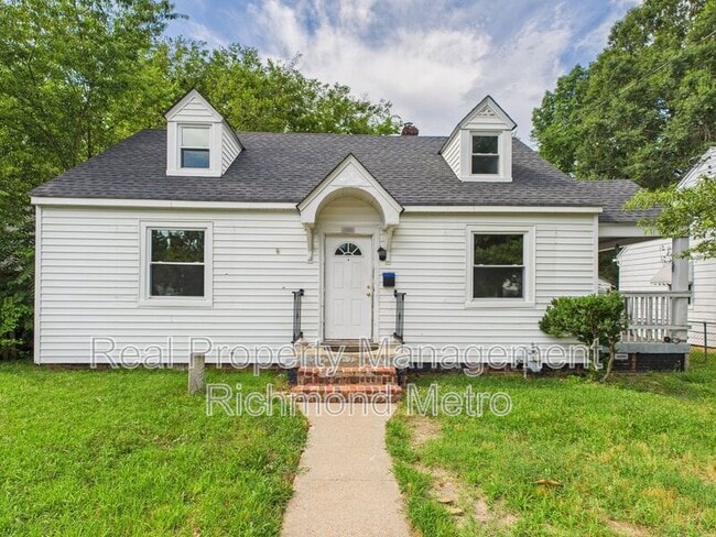 Primary Photo - 3905 Larchmont Ln