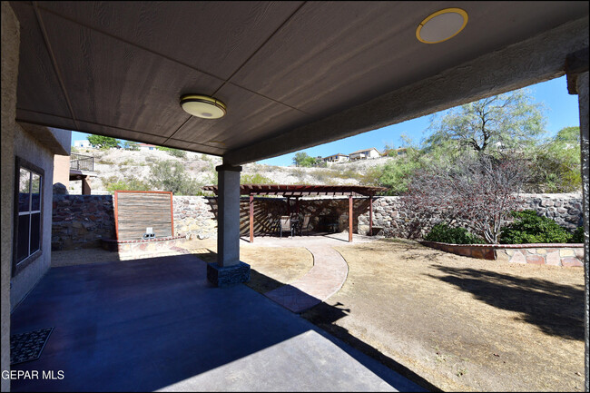 Building Photo - 7301 Corona Del Sol Dr