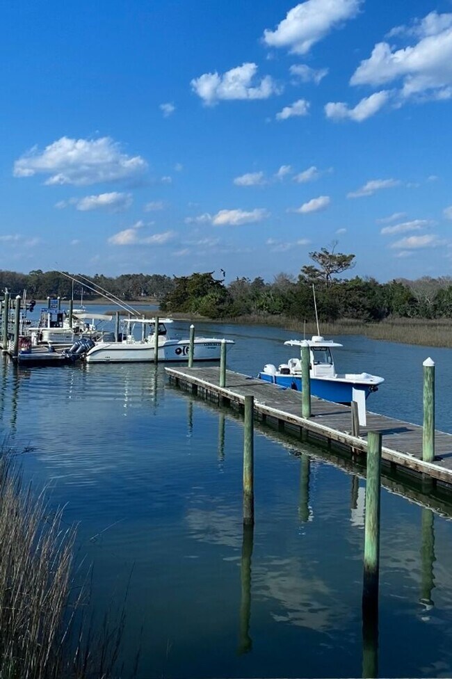 Building Photo - BRAND NEW TOWNHOME!