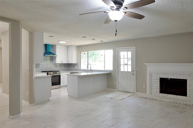 Building Photo - 3418 Green Fields Dr