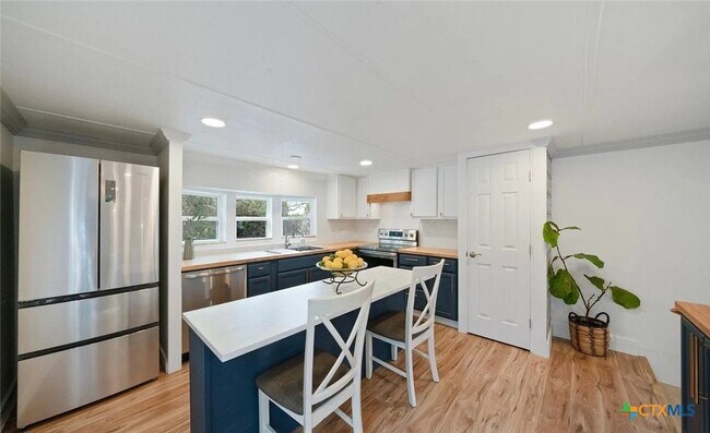 Building Photo - 1219 Songbird Dr