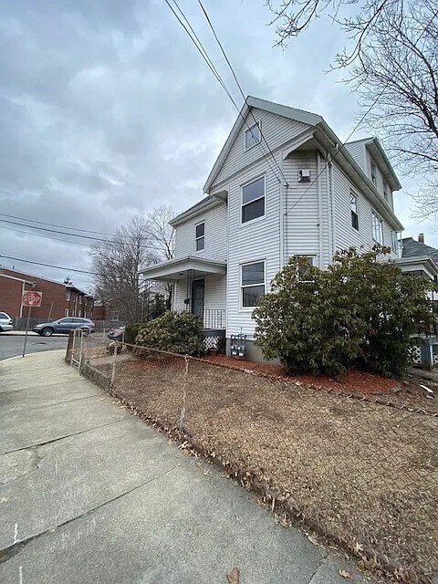 Building Photo - 87 Marshall St