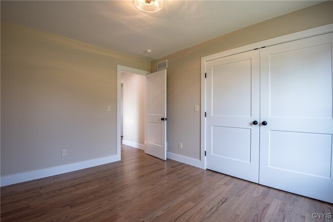 Building Photo - 6251 Meadow Dr