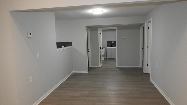 Building Photo - 5928 Elmwood Ave