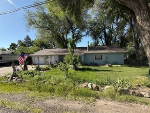 Building Photo - Cute Lehi rambler with tons of yard space ...