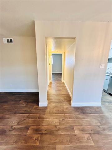 Building Photo - 2211 S Vernon Ave