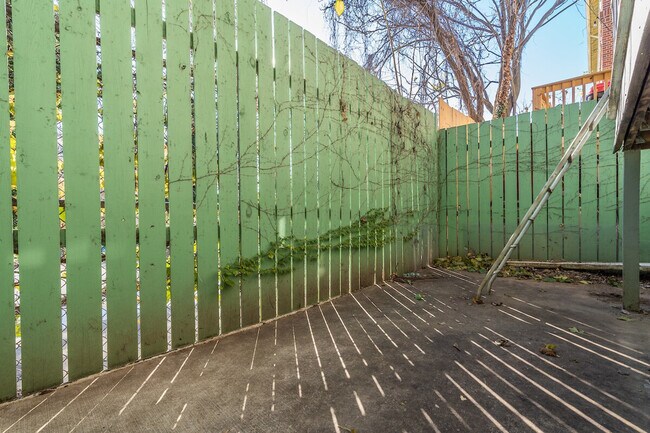 Building Photo - 2122 18th St NW