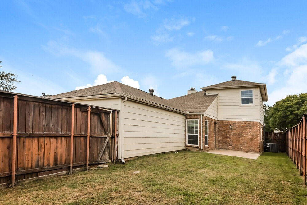 Building Photo - 1208 Paintbrush St