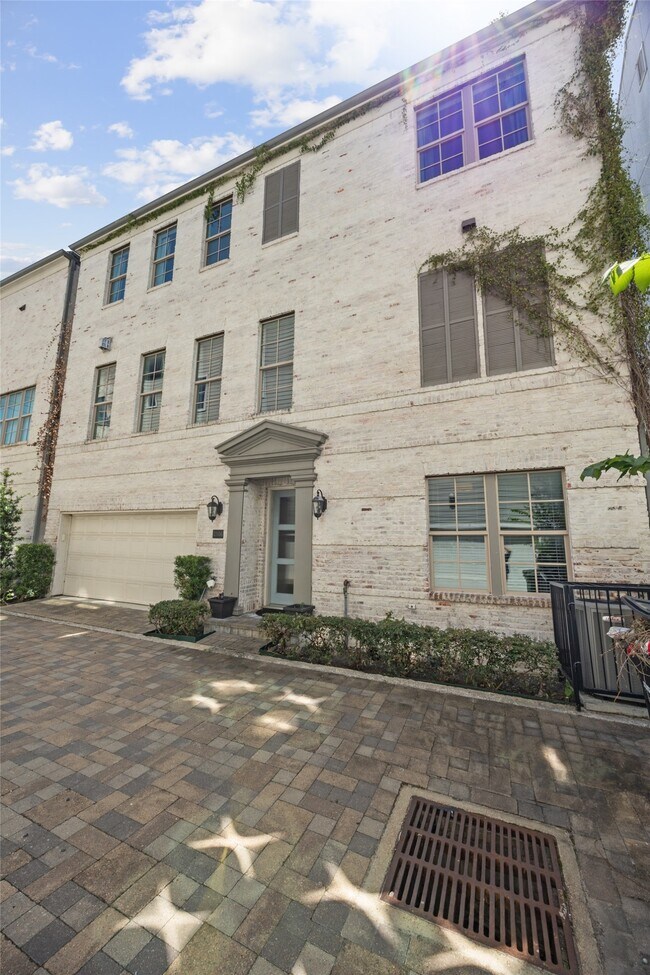 Building Photo - 2506 McKinney St
