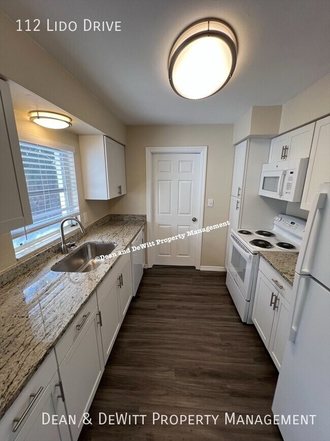 Building Photo - 112 Lido Dr