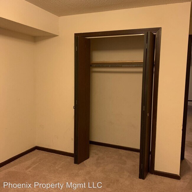 Building Photo - 501 Columbia Dr