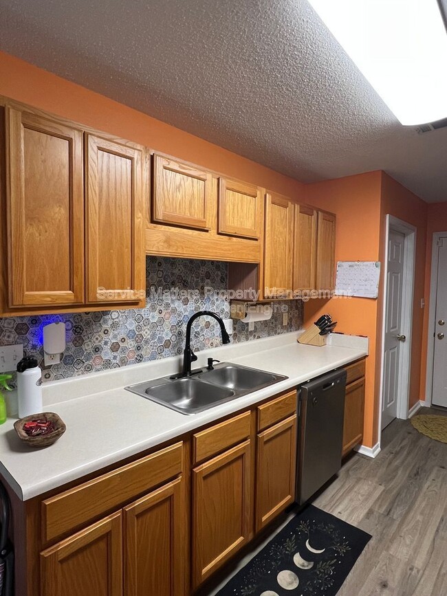 Building Photo - 2439 Redoubt Ave