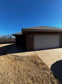 Building Photo - 1300 Garden Gate Dr