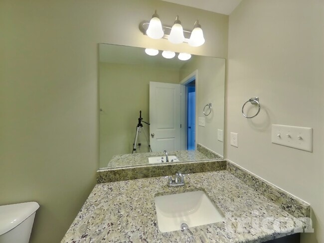 Building Photo - 26 Hillshire Dr