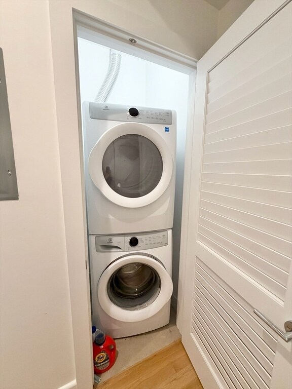 Building Photo - 283 Old Colony Ave