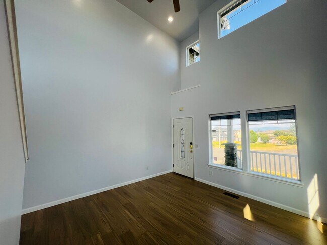 Building Photo - 4 Bedroom 2.5 Bathroom Home w/ Garage In Ferndale!