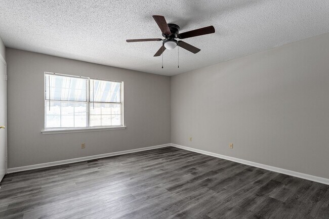 Building Photo - 7 Jadewood Ct