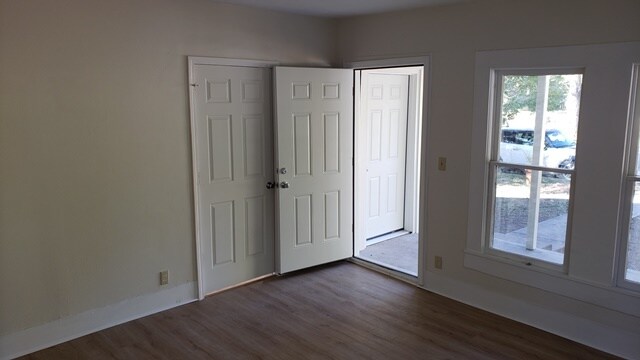 Building Photo - 502 E Abbey St