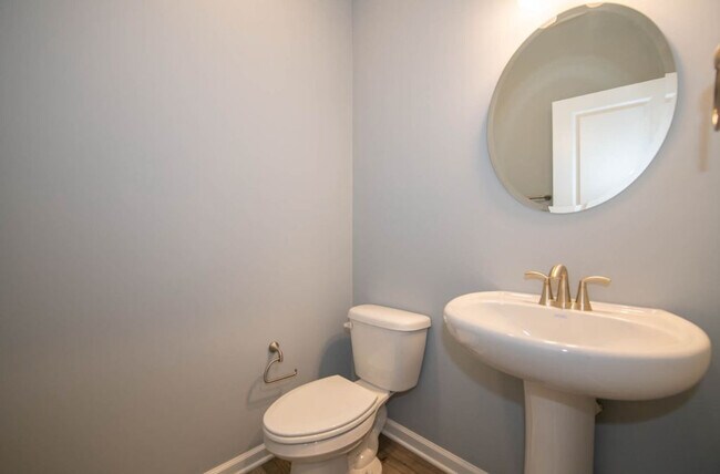 Building Photo - 5817 Flat Hill Dr