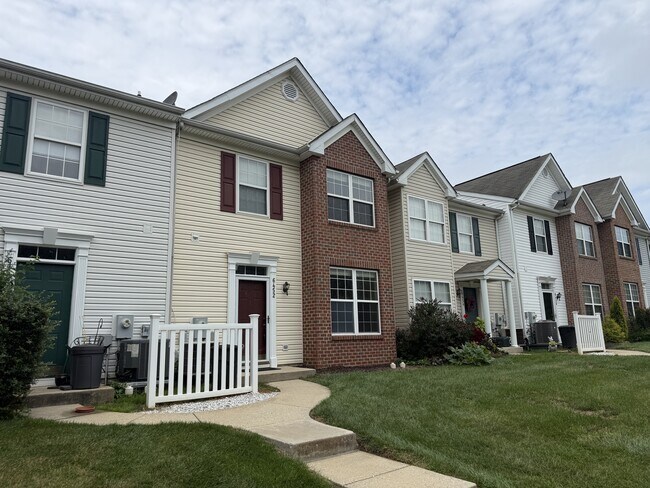 Building Photo - 6452 Benjamins Ct
