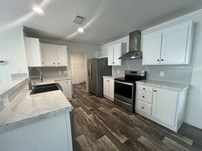 Building Photo - 261 Mongoose Ln