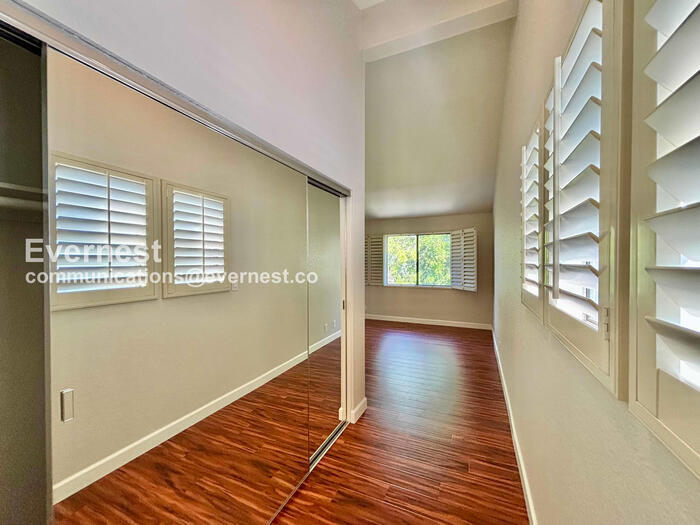Building Photo - 4455 Rockland Pl