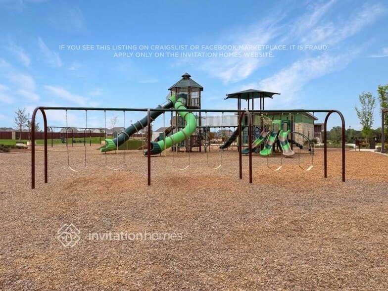 Building Photo - 2710 Harwell Dr