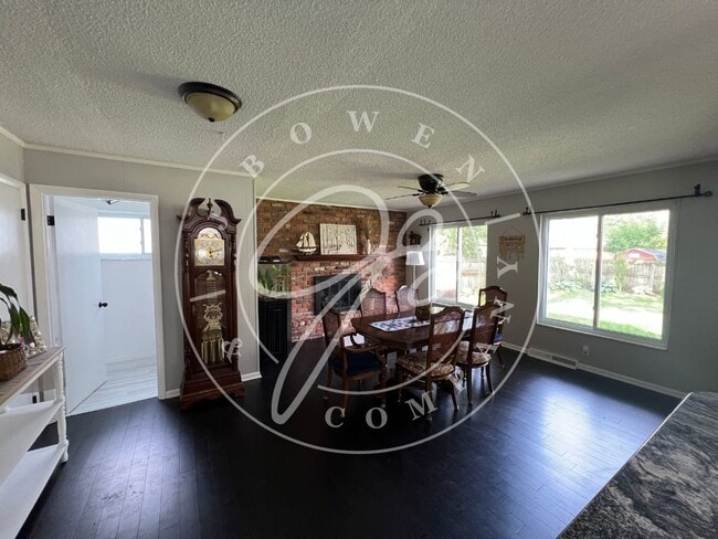 Building Photo - "Charming 3 bedroom 2 bathroom Sylvania home with Granite Countertops.