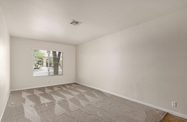 Building Photo - 4423 E Vista Val Verde Dr