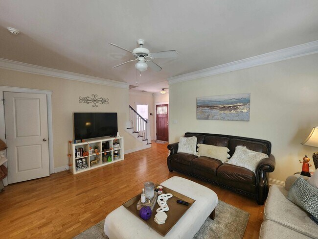 Building Photo - 165 Artisan Pl