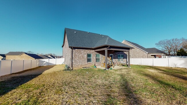 Building Photo - 317 Edgefield Ct