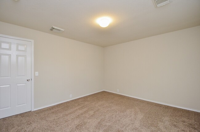 Building Photo - 10302 Deer Lodge Ct