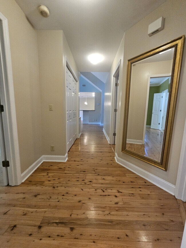 Building Photo - 14 Egret Dr
