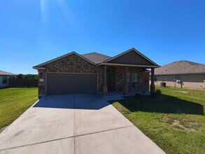 Building Photo - "Charming 4-Bed Home in Copperas Cove with...