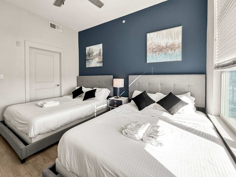 Building Photo - 2916 Indiana St