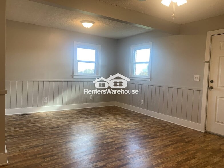 Building Photo - 27783 Pinedale Rd