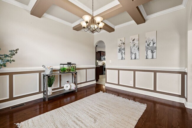 Building Photo - Pet Friendly Four Bedroom with Bonus!