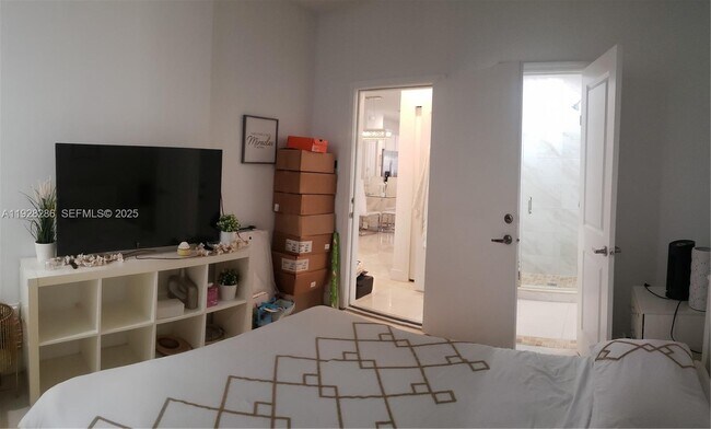 Building Photo - 2414 SW 145th Pl