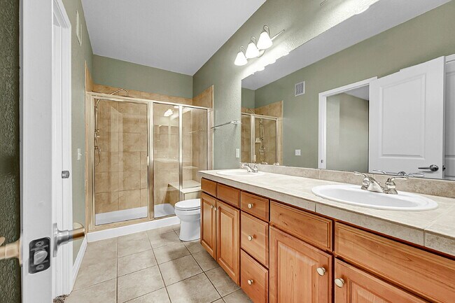 Building Photo - $2,195.00, 2-bed, 2-bath, located in Denve...