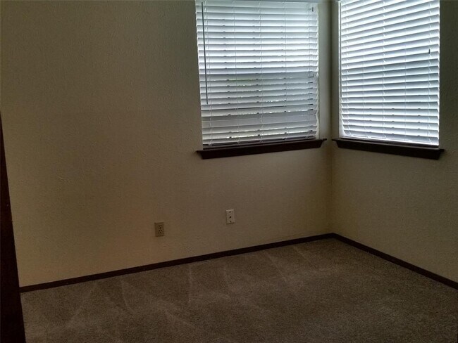 Building Photo - 2504 Howellwood Wy