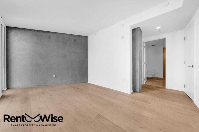 Building Photo - 450 Hayes St