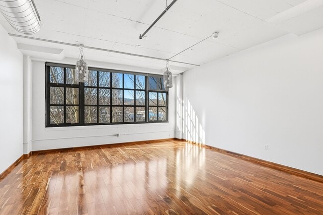 Building Photo - Available NOW!! Avenue Lofts Studio
