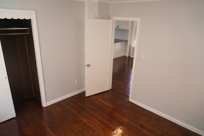 Building Photo - 138 4th Ave