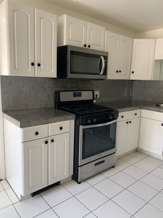 Building Photo - Curlew