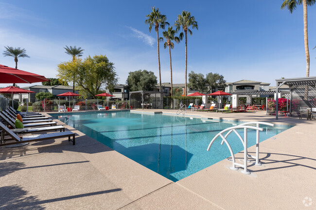 Building Photo - Luxe at Ocotillo