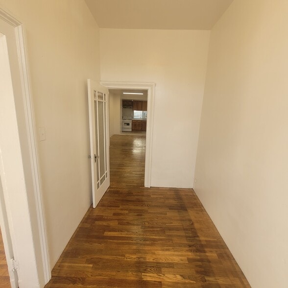 Building Photo - 914 Martin Luther King Jr Way